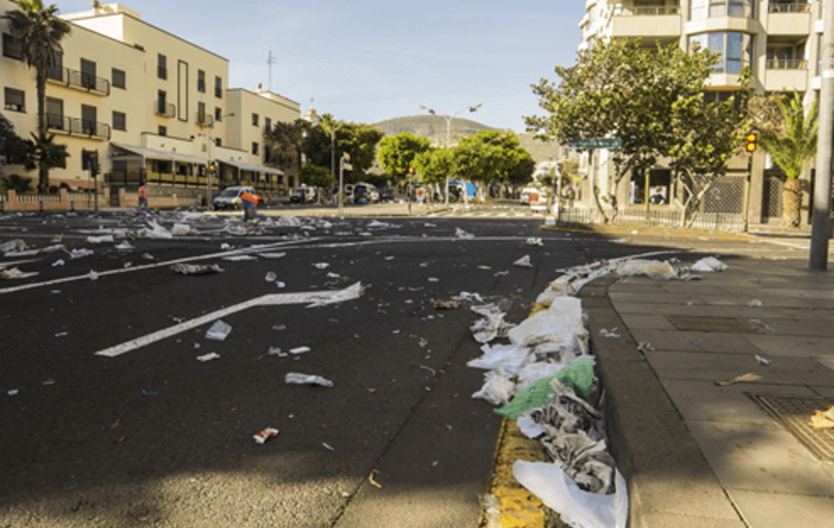 concrete-bins-litter-in-city-min