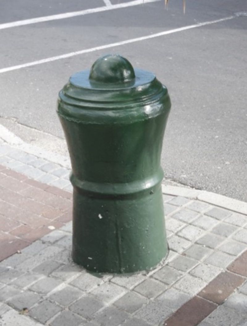 bollards-castle-cannon-min