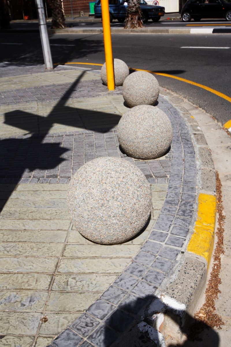 bollards-Ball-500-1-min