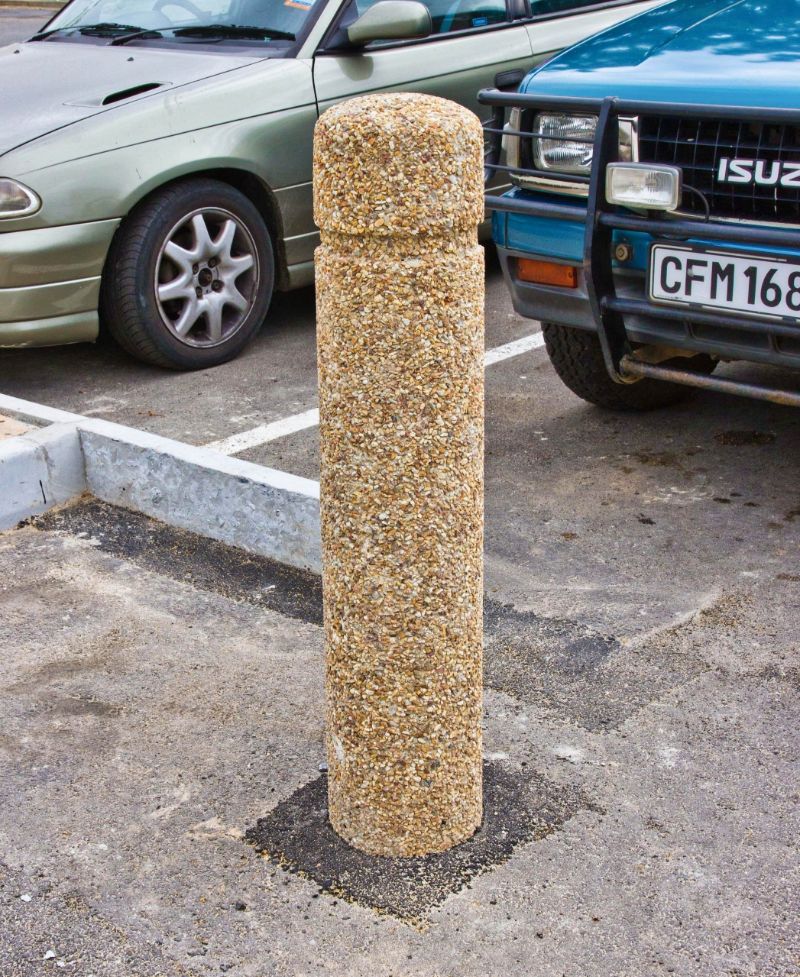 bollards-Bloc-220-scaled-min