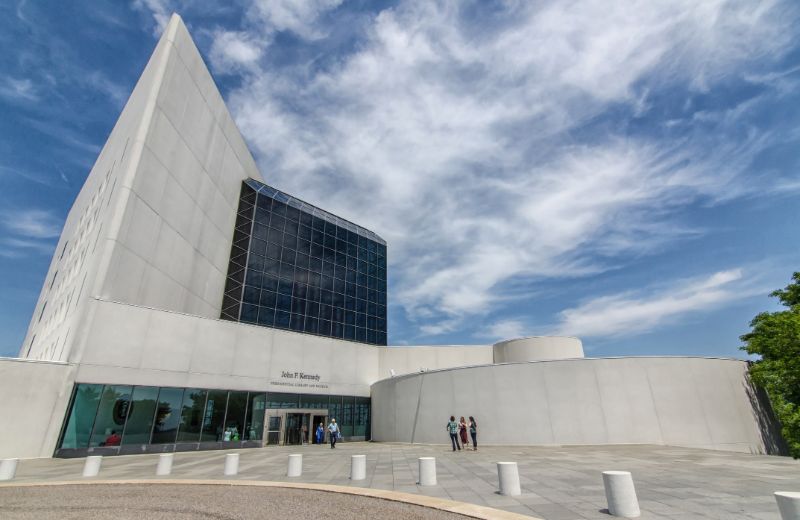 Concrete-bollards-john-f-kennedy-museum-97706452-min