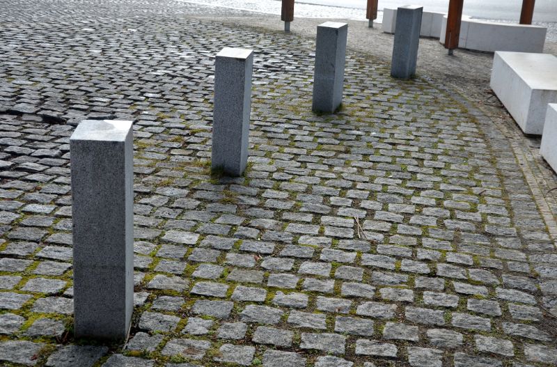 Concrete-bollards -the-paving-block-is-used-for-paving-outdoor-paved-areas-intended-for-pedestrians-and-road-vehicles-you-can-also-use-it-to-pave-pa-211671840-min