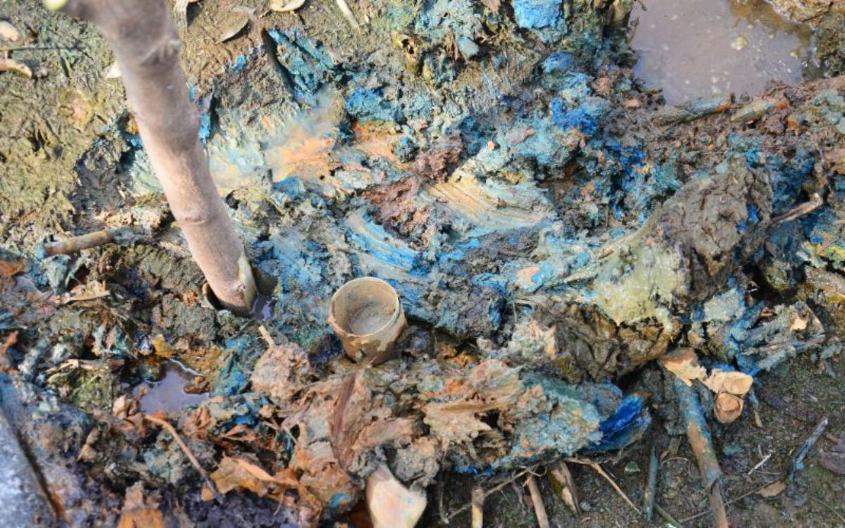 concrete-bins-pollution-and-waste-min