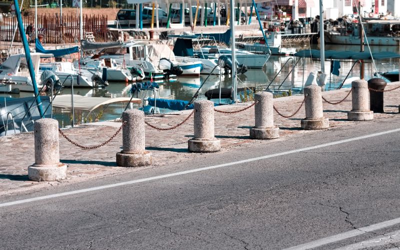 concrete-bollards-concrete-traffic-bollard-min