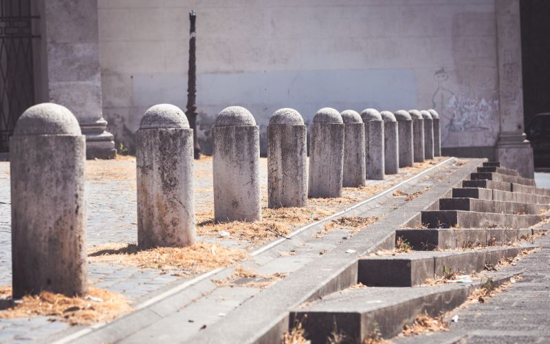 concrete-bollards-long-line-of-fixed-concrete-bollards-min