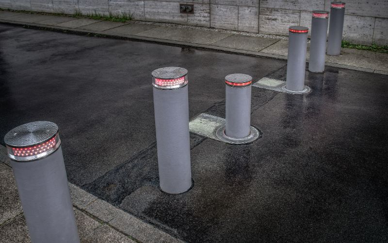 bollards-rising-bollards-min