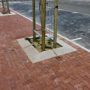 Bloc 300 Sloped Tree Element Surround